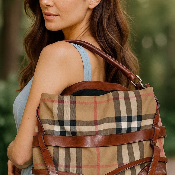 Handbags - Burberry Bridle Gosford Hobo House
Canvas Handbag
